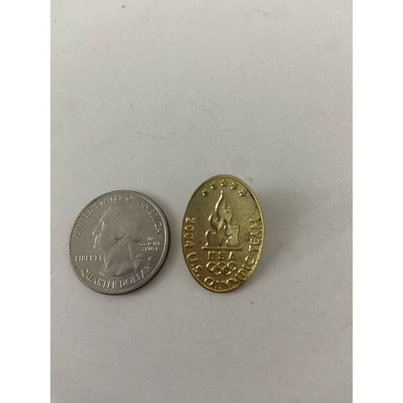 Olympics pin gold tone small - Picture 2 of 3